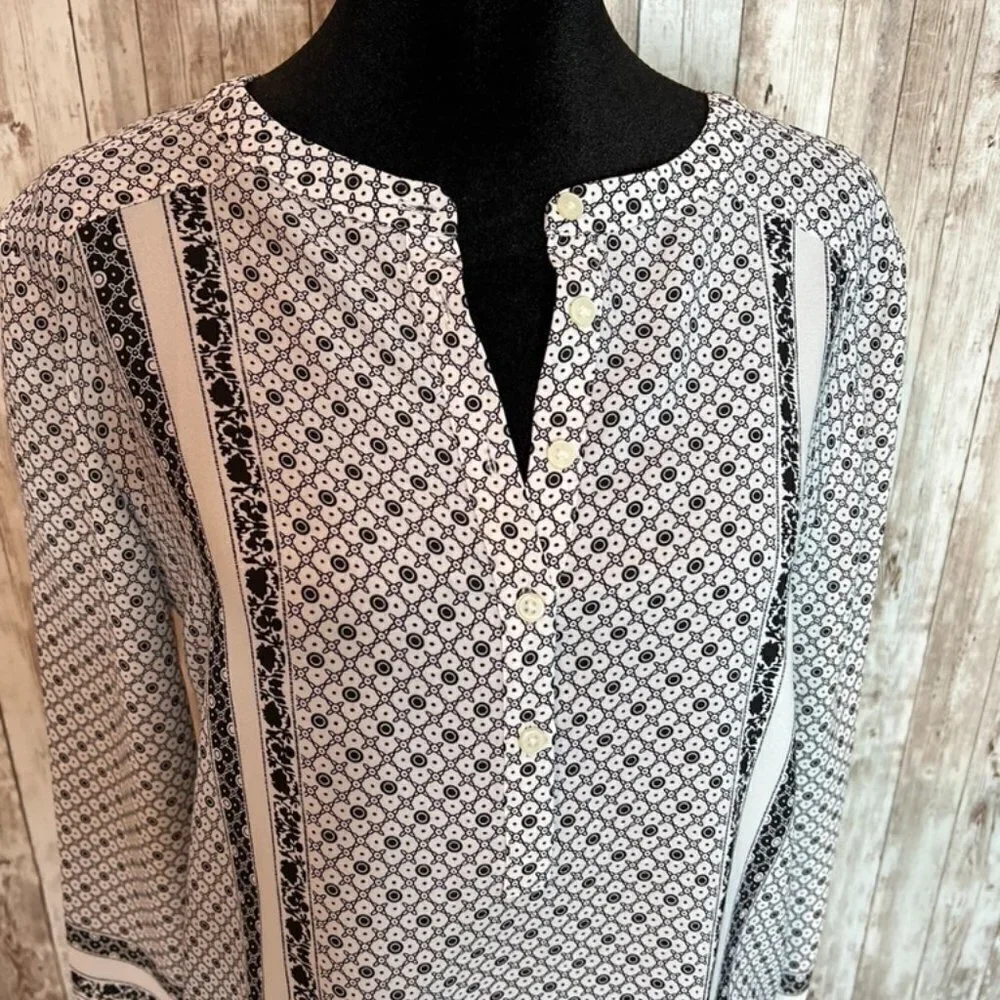 LOFT Black & White Long Sleeve Blouse size XS